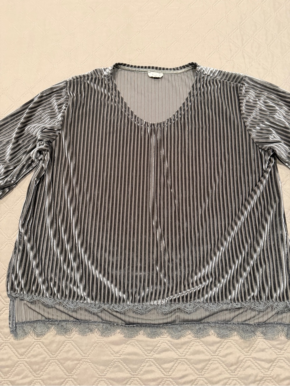 POL Silver Pleated Velvet Scoop Neck Blouse - Picture 4 of 13